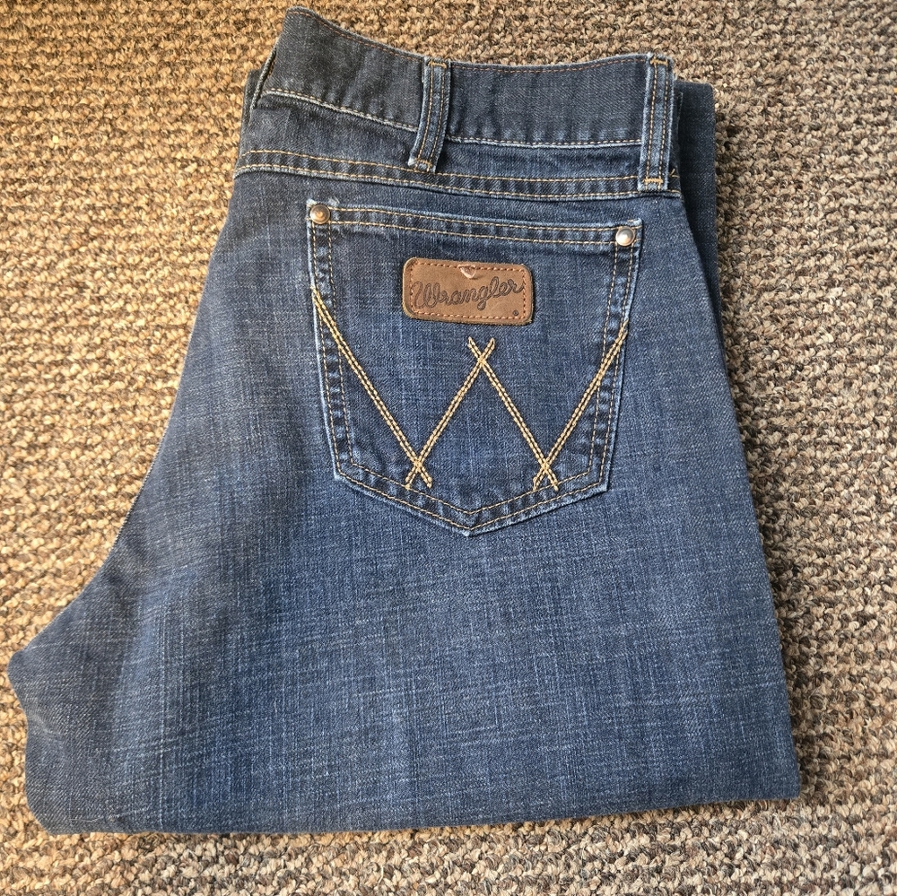 Men's Wrangler Retro Relaxed Boot Jeans Size 32x30